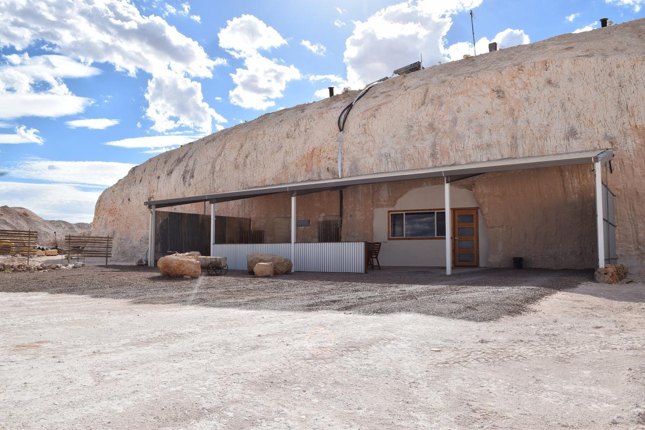 Dug Out B&B Coober Pedy Bagian luar foto