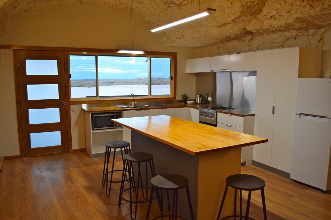 Dug Out B&B Coober Pedy Bagian luar foto