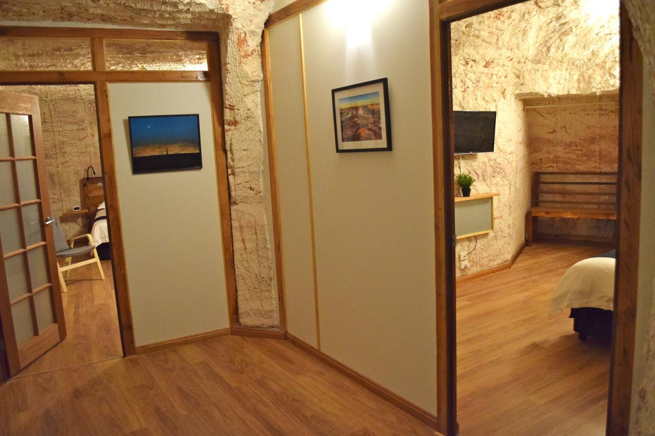 Dug Out B&B Coober Pedy Bagian luar foto