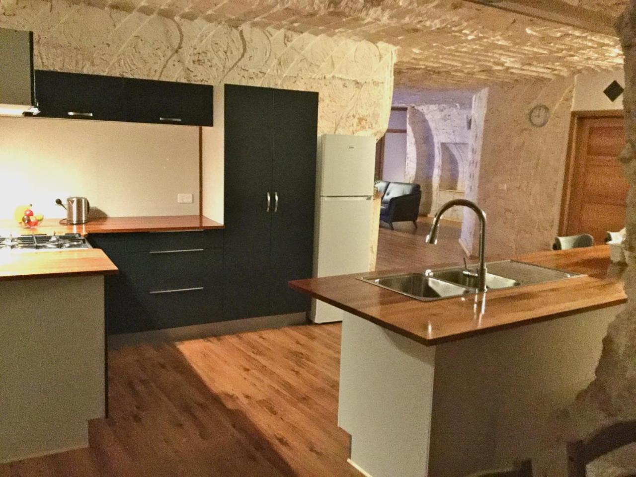 Dug Out B&B Coober Pedy Bagian luar foto